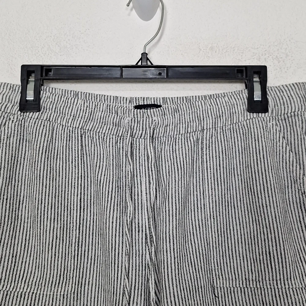 J. Crew Black White Linen Blend Vacation Festival Striped Pull On Shorts Size M